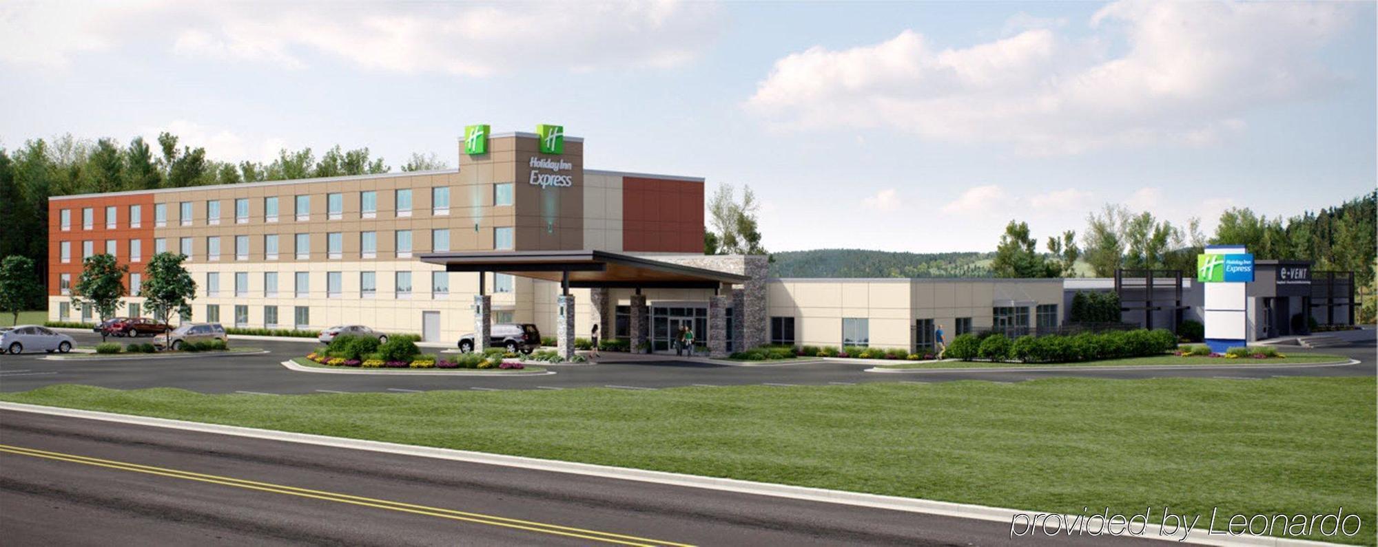 Holiday Inn Express & Suites Ludington, An Ihg Hotel Exterior photo